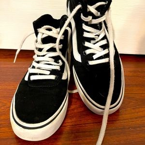 Black women’s vans size 6.5